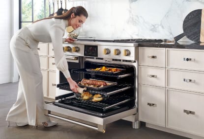 ZDP484NGTSS-sector-2-3 Estufa de Piso Profesional Monogram 120 cm - ZDP484NGTSS